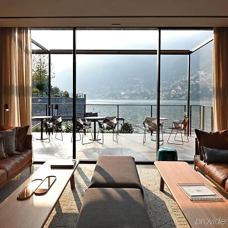 Il Sereno Lago Di Como Torno