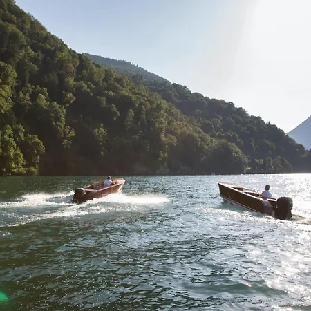 Il Sereno Lago Di Como Torno