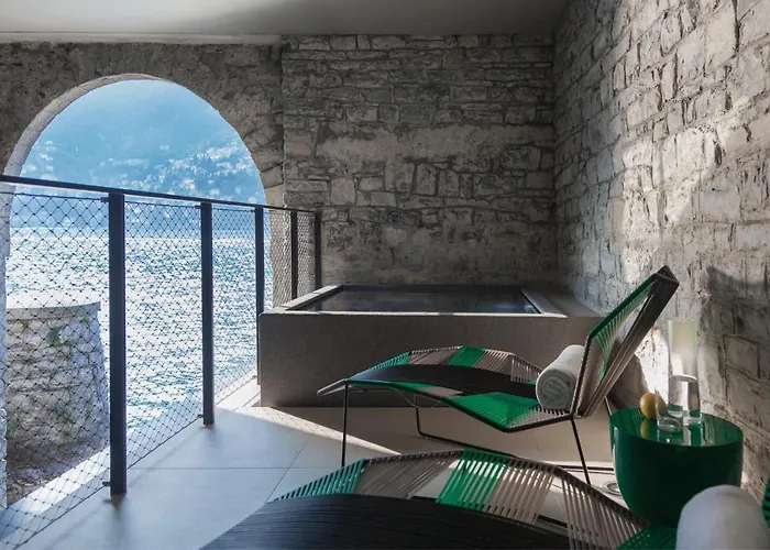 Il Sereno Lago Di Como Torno