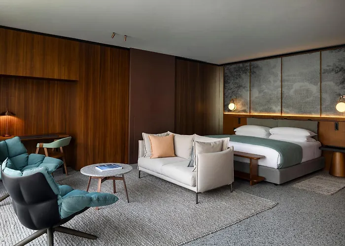 Il Sereno Lago Di Como Torno