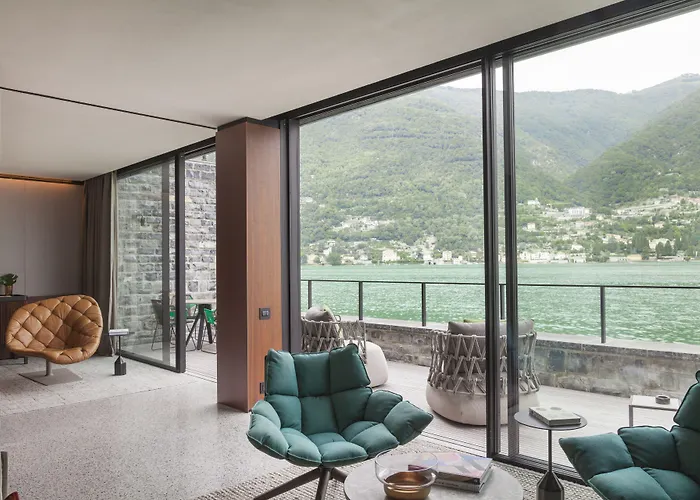 Il Sereno Lago Di Como Torno